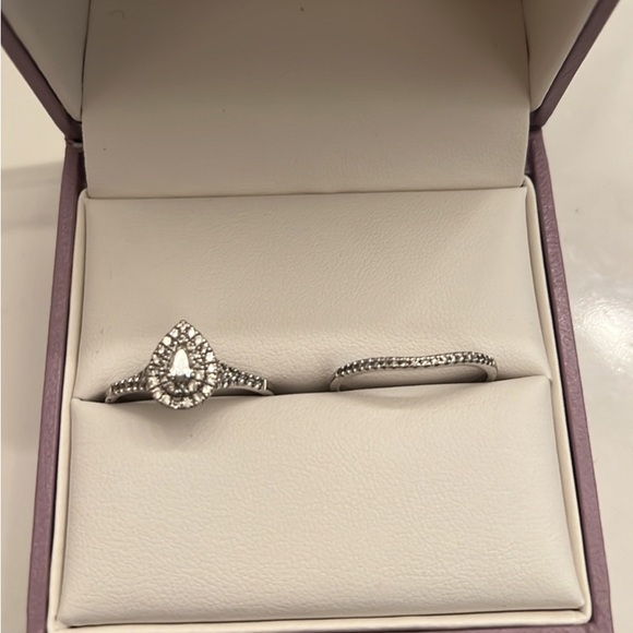 michael hill Jewelry - Engagement ring and band